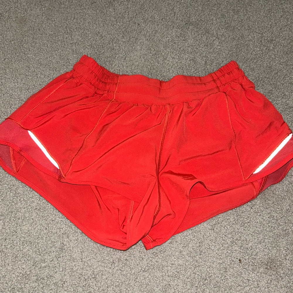 carnation red lululemon hotty hots LR 2.5 inch